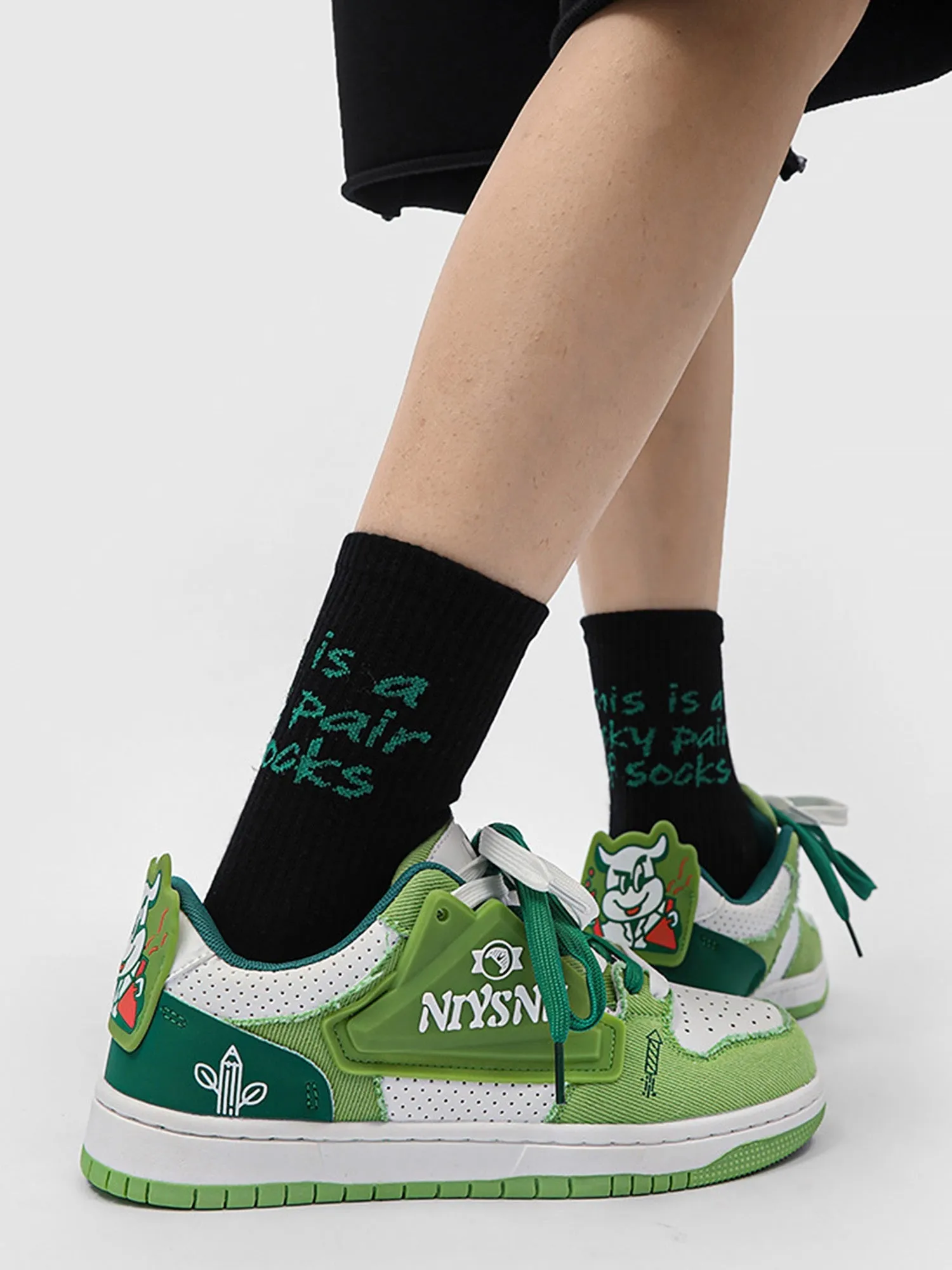 Sneakerhill Everything Goes With Casual Sneakers