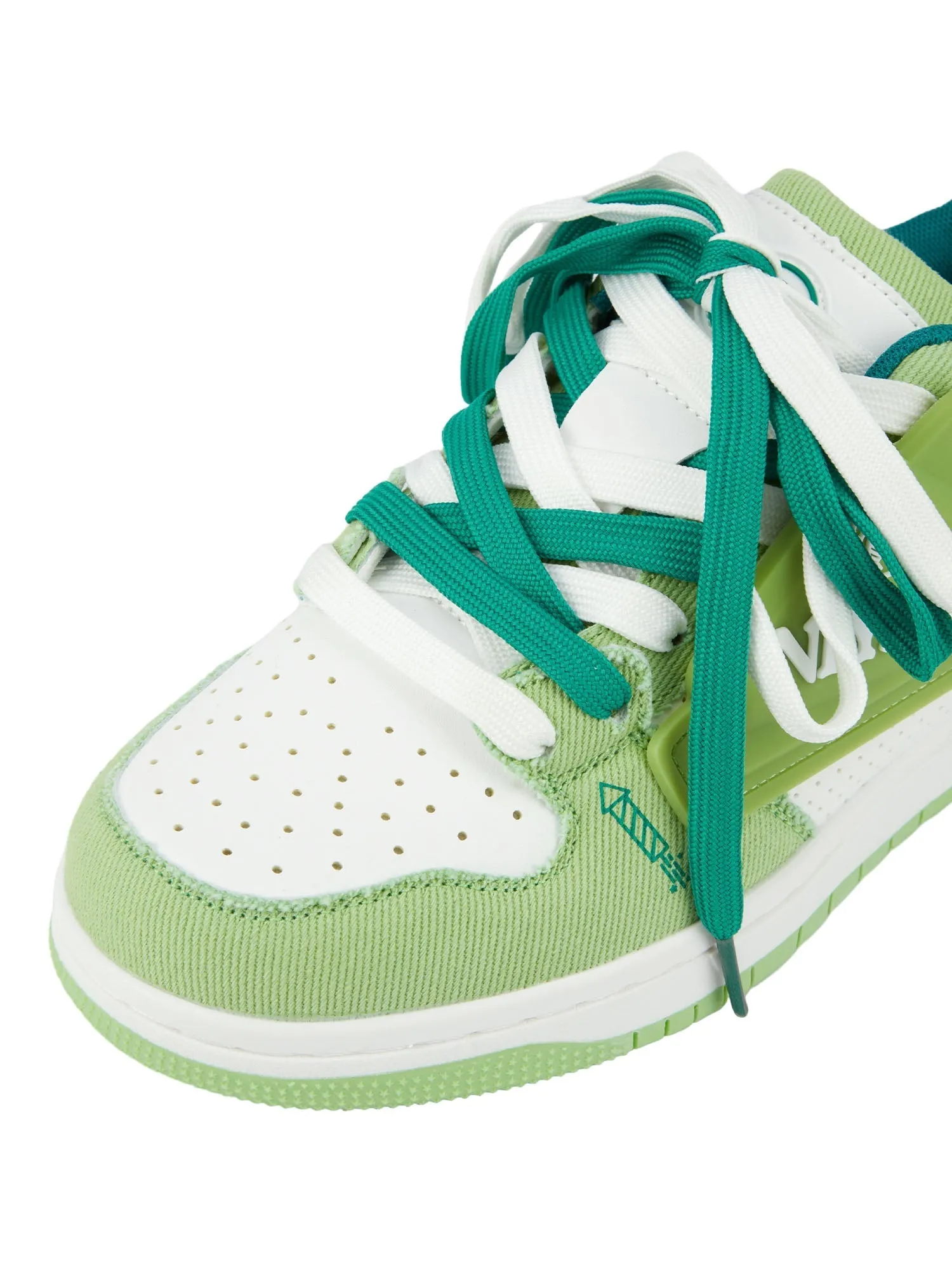 Sneakerhill Everything Goes With Casual Sneakers